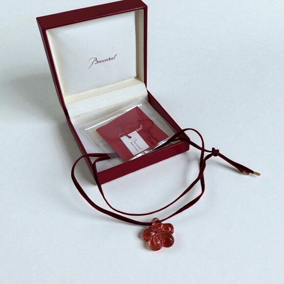 BACCARAT crystal flower necklace - Picture 3 of 5